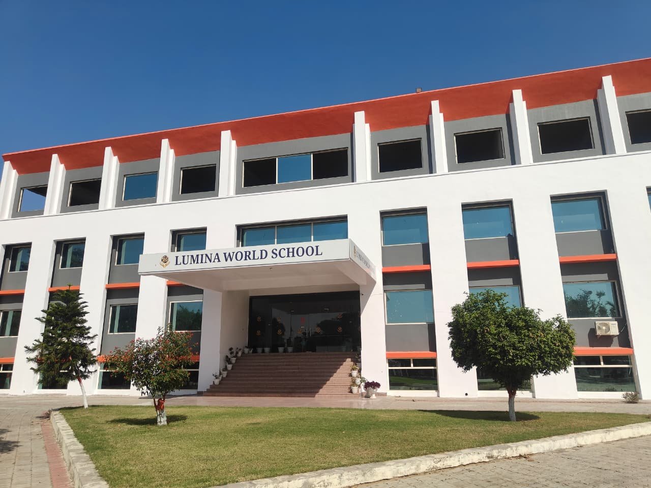 lumina world school campus